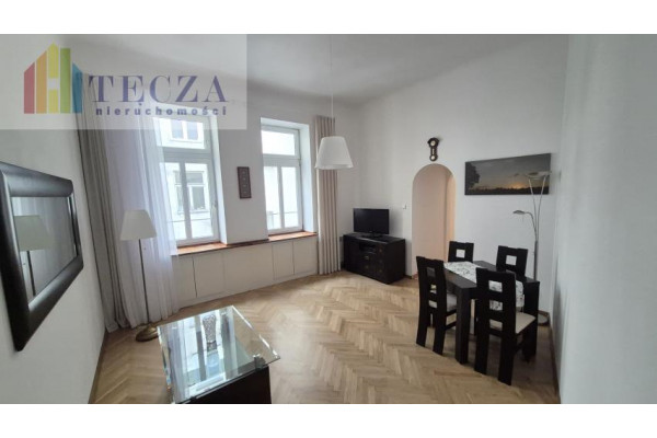 mazowieckie, Warszawa, Śr&oacute;dmieście, Flory, 3,5 m wysokości|Kamienica|350 m od Łazienek| Metro