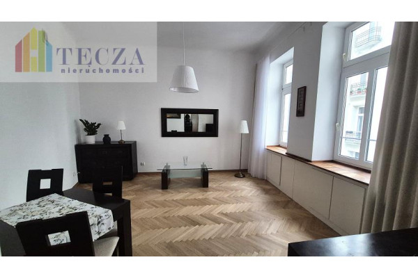 Warszawa, Śr&oacute;dmieście, Flory, 3,5 m wysokości|Kamienica|350 m od Łazienek| Metro